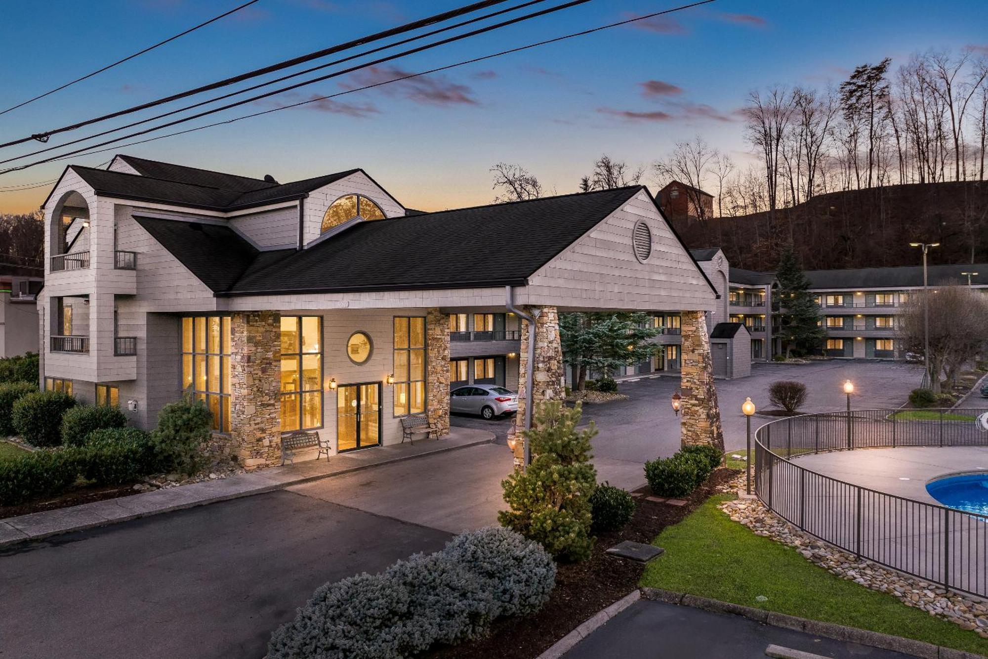 Quality Inn & Suites At Dollywood Lane Pigeon Forge Exteriör bild