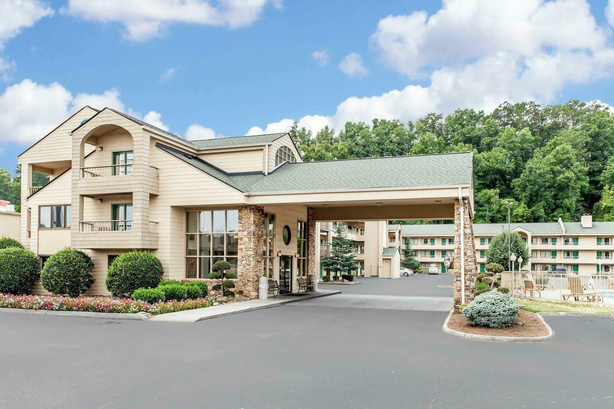 Quality Inn & Suites At Dollywood Lane Pigeon Forge Exteriör bild